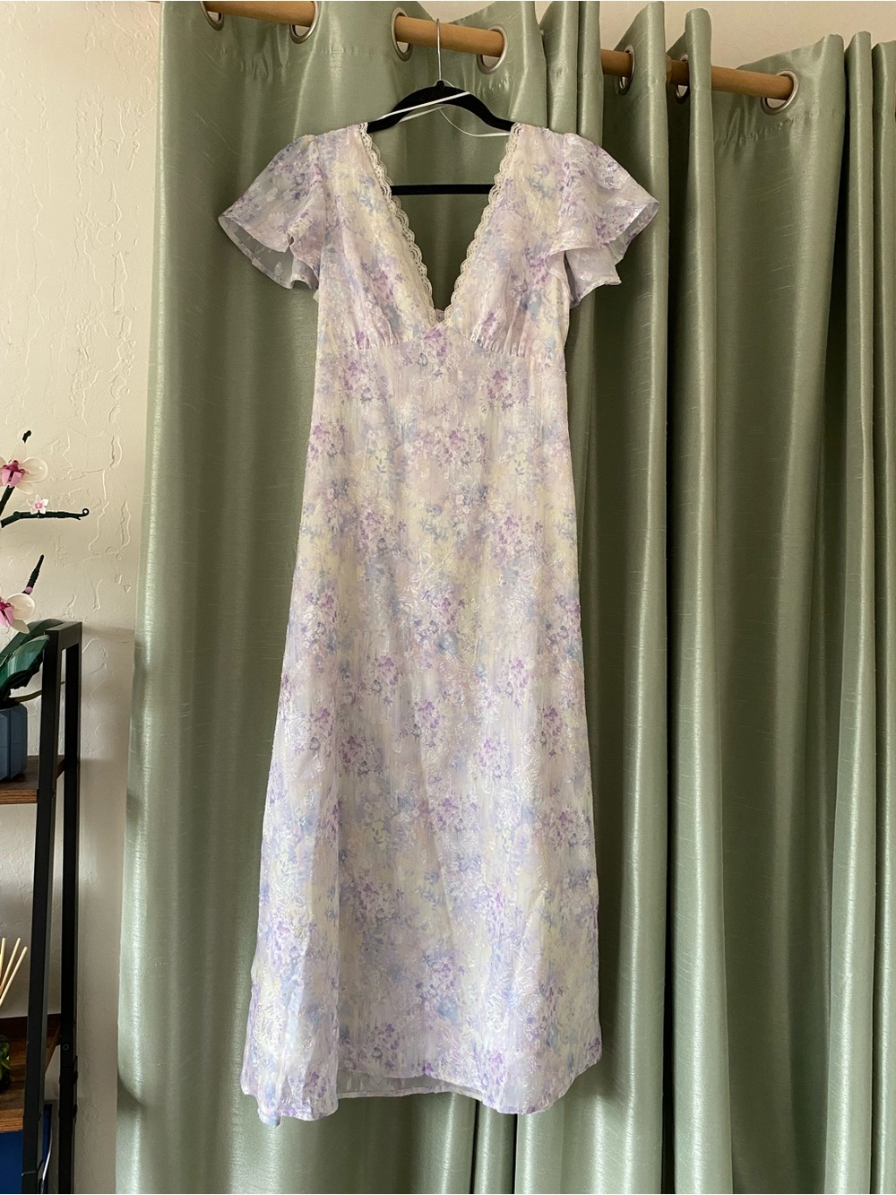 Storia Lavender Floral V-Neck Maxi Dress